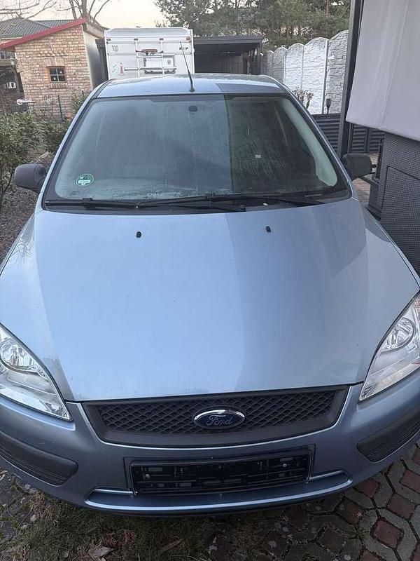 Occasion Ford Focus Trend 101 ch (74 kW) 2005 Bleue Berline