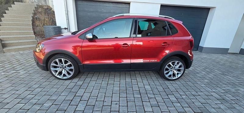 Gebraucht VW Polo Cross 90 PS (66 kW) 2015 Rot Kleinwagen
