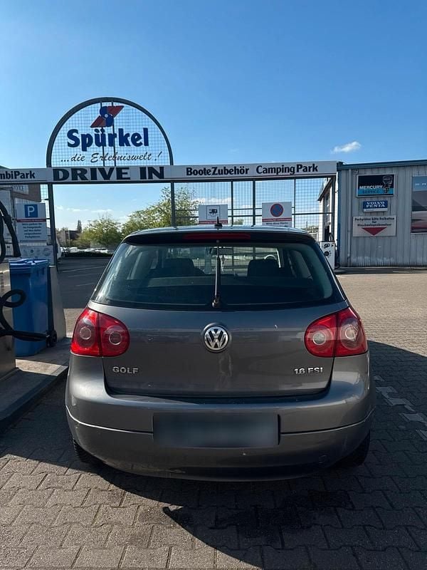 Second-hand VW Golf 116 CP (85 kW) 2006 Gri Coupe