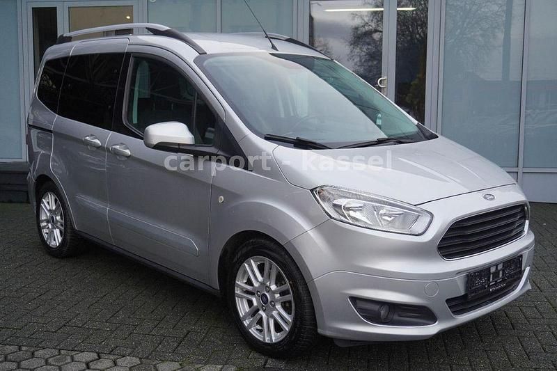 Gebraucht Ford Tourneo Courier Titanium 101 PS (74 kW) 2018 Silber Van / Kleinbus