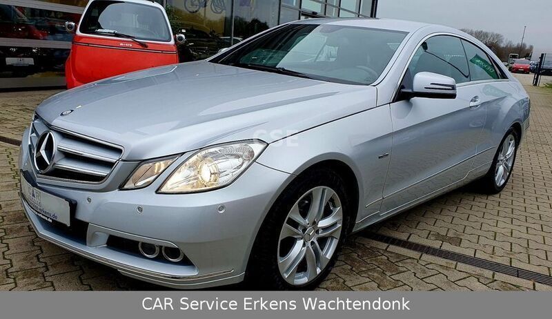 Silber Gebraucht 2011 Mercedes E250 Coupé | 12.210 € (Fairer Preis) - Bild 1/4