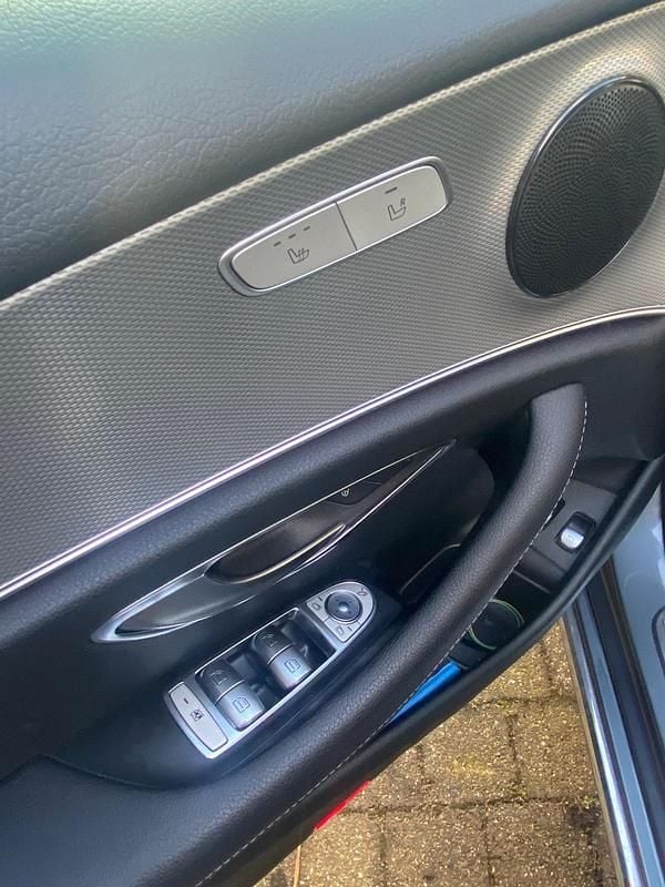 Braun Gebraucht 2018 Mercedes E220 Limousine | 25.300 € (Superpreis) - Bild 1/4