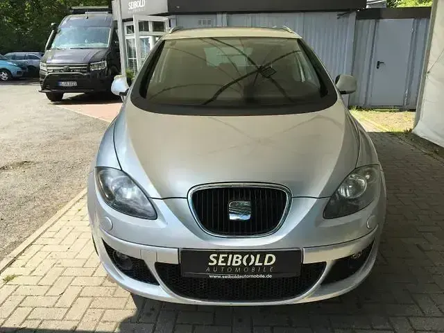 Gebraucht Seat Altea Comfort 125 PS (91 kW) 2008 Silber Van / Kleinbus
