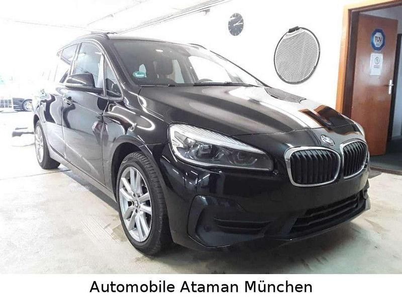Gebraucht BMW 218 Advantage 150 PS (110 kW) 2020 Schwarz ii/bonnet fluid black Van / Kleinbus