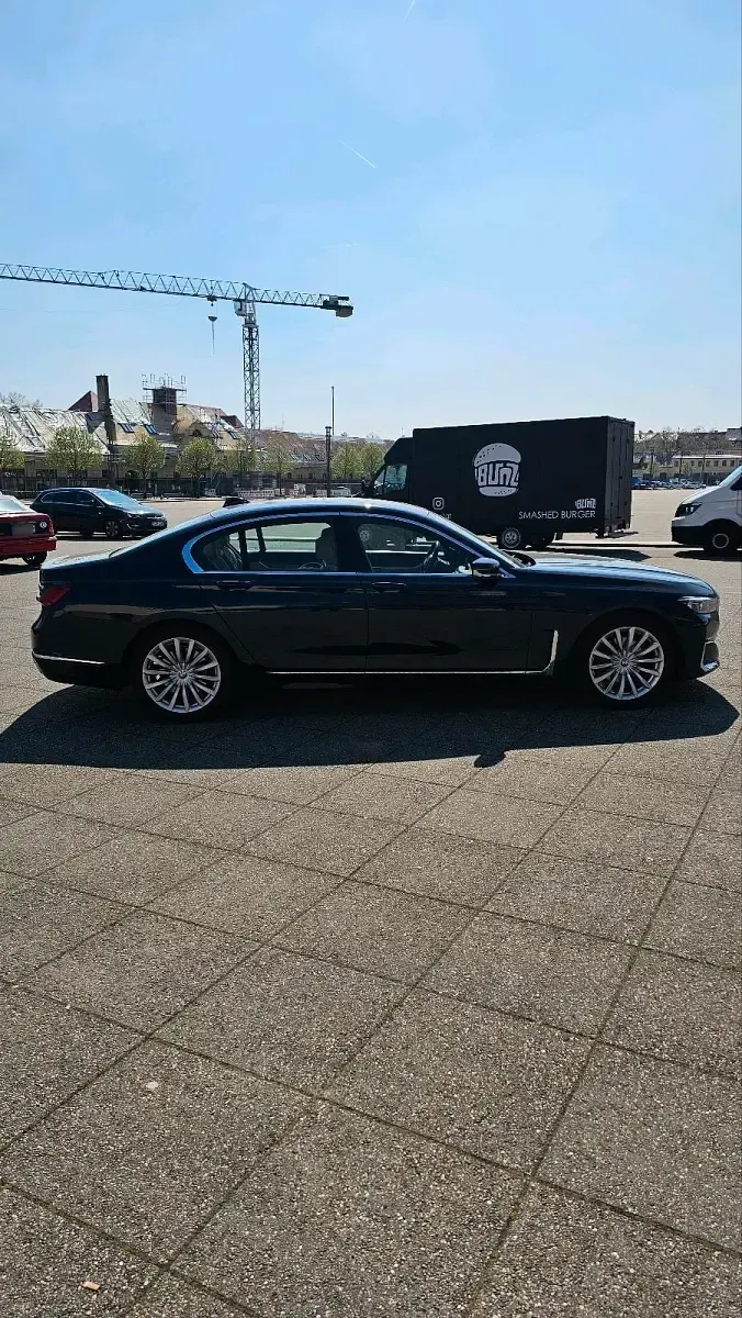 Gebraucht BMW 740 340 PS (250 kW) 2019 Blau Limousine