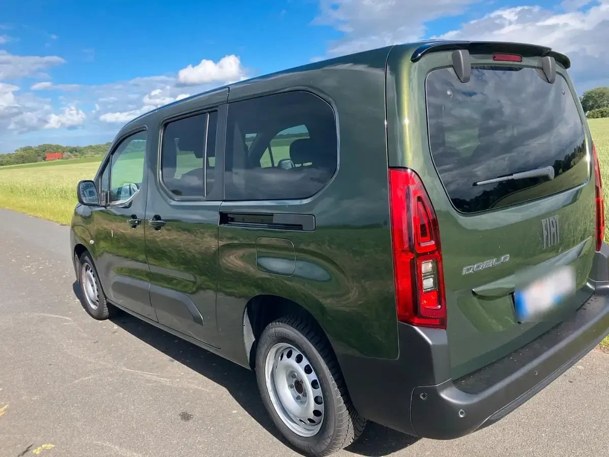 Gebraucht Fiat Doblò 93 PS (68 kW) 2025 Grün Van / Kleinbus