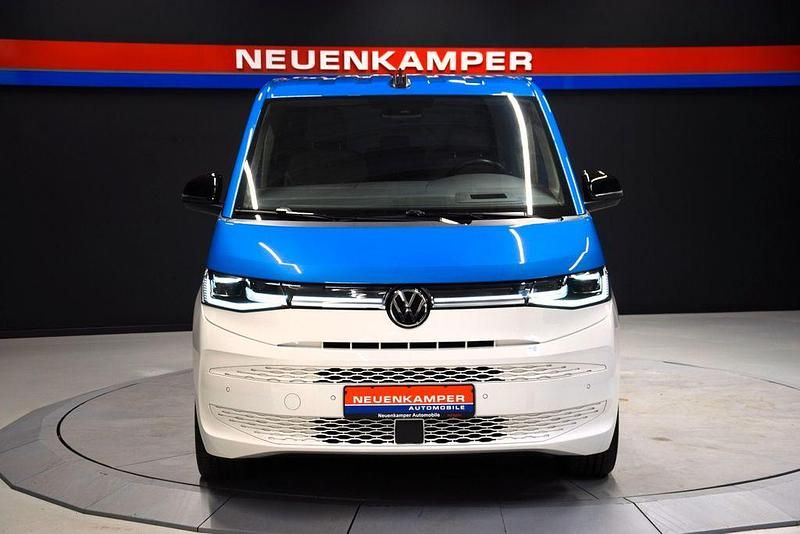 Używany VW T7 Style 150 KM (110 kW) 2024 Niebieski Van