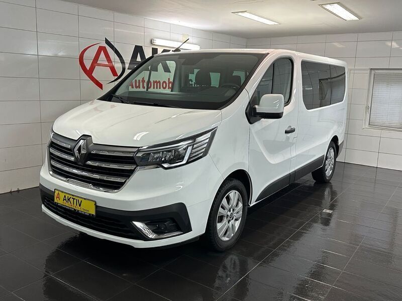 Gebraucht Renault Trafic Life 150 PS (110 kW) 2022 Gletscherweiss Van / Kleinbus