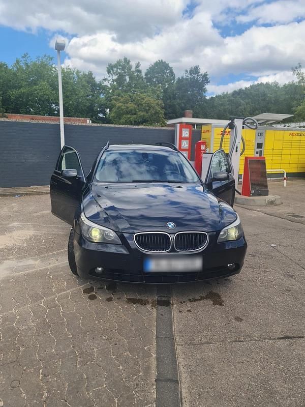 Schwarz Gebraucht 2007 BMW 520 Kombi | 2.600 € (Fairer Preis) - Bild 1/4