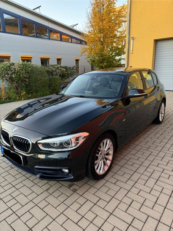 Schwarz Gebraucht 2017 BMW 118 Sport Line Kleinwagen | 14.600 € (Fairer Preis) - Bild 1/4