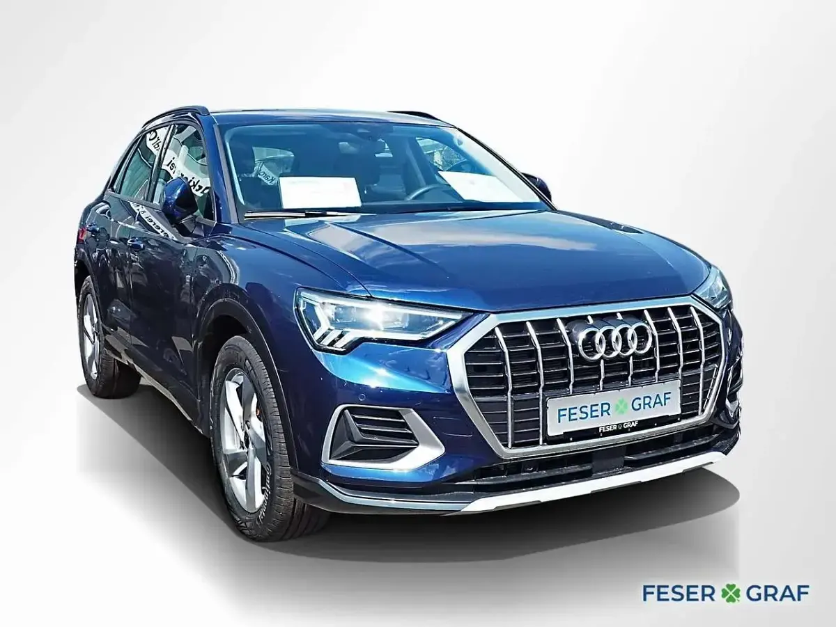 Gebraucht Audi Q3 Ambiente 150 PS (110 kW) 2025 Navarrablau metallic SUV
