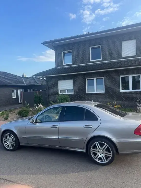 Gebraucht Mercedes E280 Elegance 190 PS (139 kW) 2007 Beige Limousine