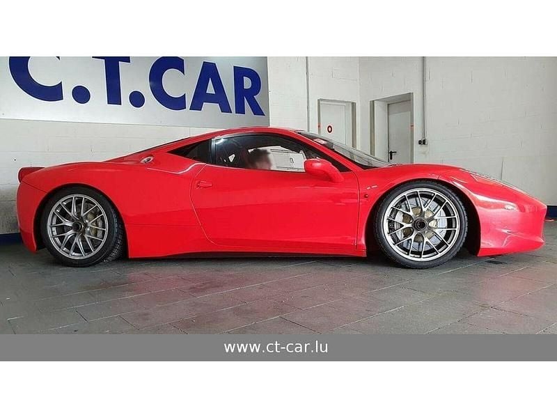 Second-hand Ferrari 458 570 CP (419 kW) 2012 Roșu