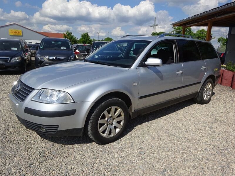 Silber Gebraucht 2004 VW Passat Comfortline Kombi | 1.500 € (Superpreis) - Bild 1/4