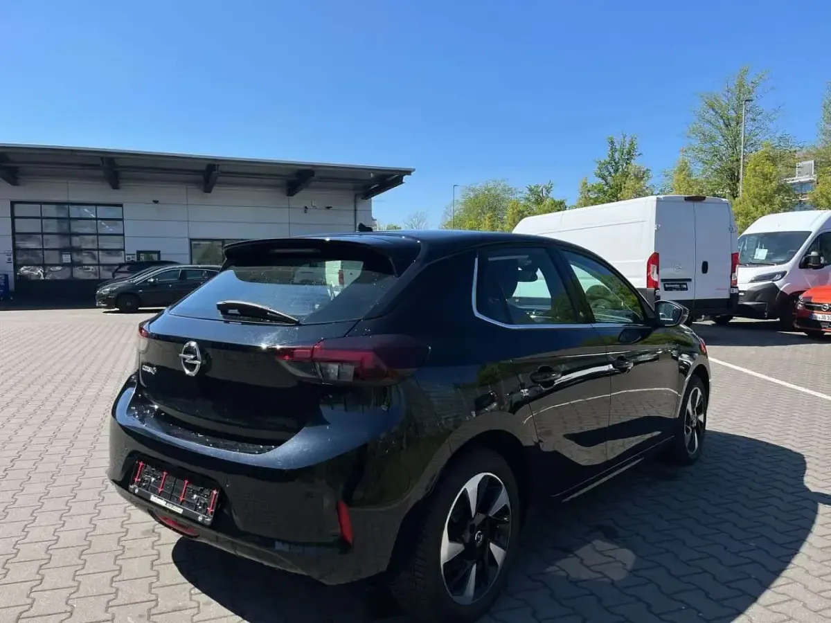 Gebraucht Opel Corsa-e Elegance 100 kW (136 PS) 2022 Schwarz Kleinwagen