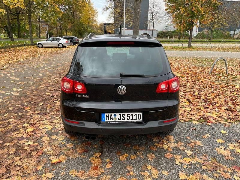 Gebraucht VW Tiguan Freestyle 140 PS (102 kW) 2011 Schwarz SUV