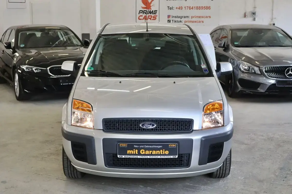 Gebraucht Ford Fusion 80 PS (58 kW) 2011 Silber Kleinwagen