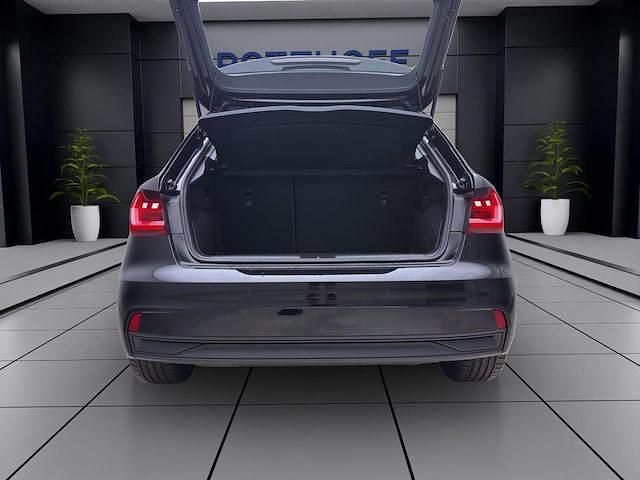 Gebraucht Audi A1 Sportback Ambiente 95 PS (69 kW) 2025 Mythosschwarz metallic Kleinwagen