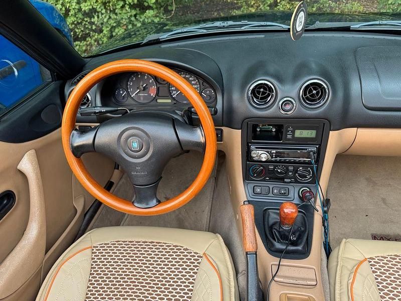 Usata Mazda MX5 110 CV (80 kW) 1999 Verde Cabrio