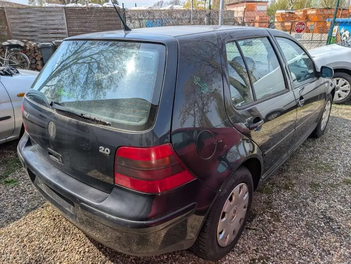 Gebraucht VW Golf IV Edition 116 PS (85 kW) 2000 Schwarz Limousine