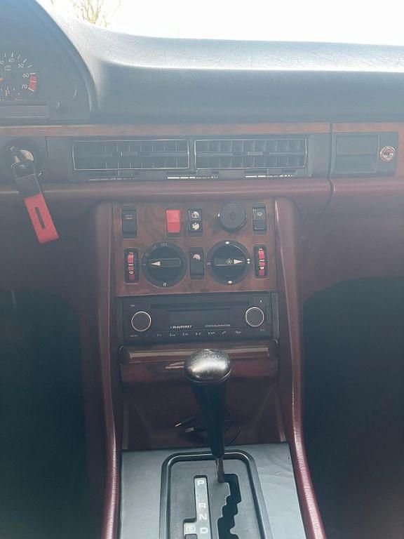 Gebraucht Mercedes S300 SE 179 PS (131 kW) 1990 Violet Limousine