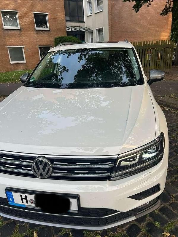 Weiß Gebraucht 2019 VW Tiguan Allspace Highline SUV | 26.499 € (Superpreis) - Bild 1/4