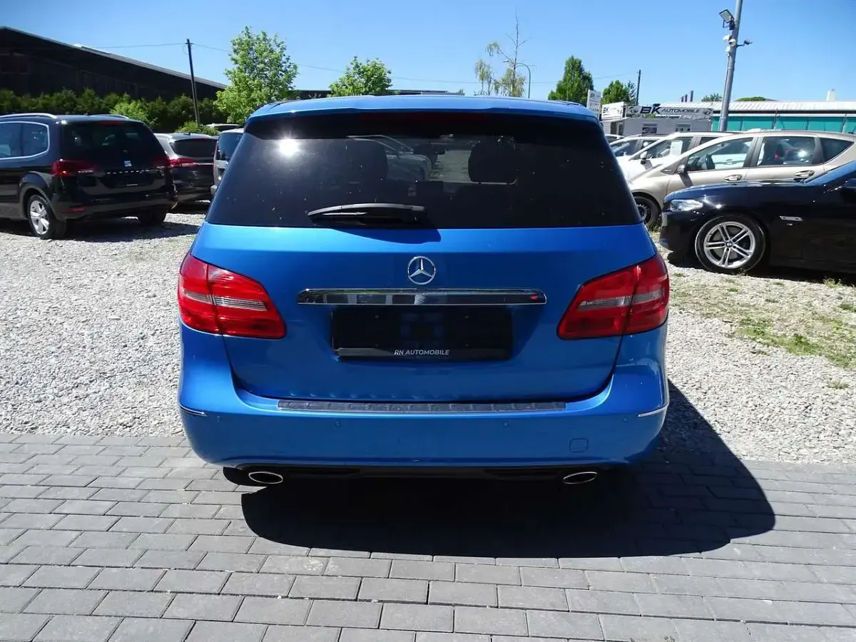 Gebraucht Mercedes B220 170 PS (125 kW) 2013 Blau Kleinwagen
