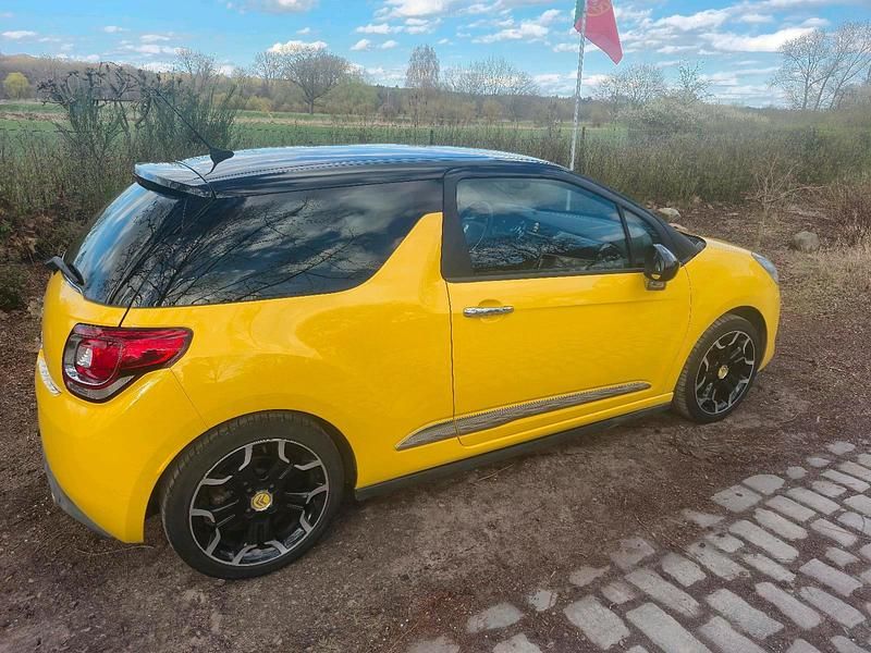 Gebraucht Citroën DS3 109 PS (80 kW) 2012 Gelb Kleinwagen