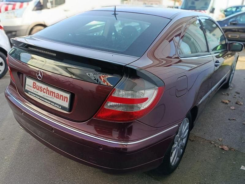 Gebraucht Mercedes C180 143 PS (105 kW) 2008 Rot Coupé