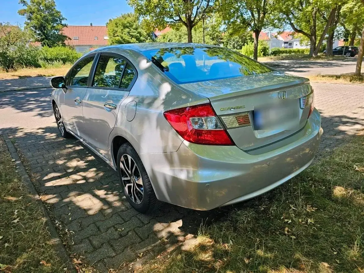 Gebraucht Honda Civic Executive 141 PS (103 kW) 2014 Silber Limousine