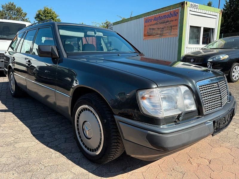 Gebraucht Mercedes E280 193 PS (141 kW) 1994 Schwarz Kombi