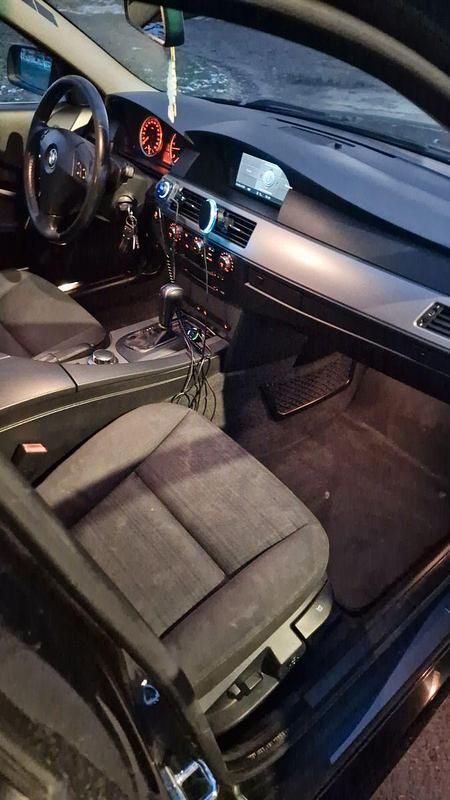 Second-hand BMW 525 177 CP (130 kW) 2006 Negru Break