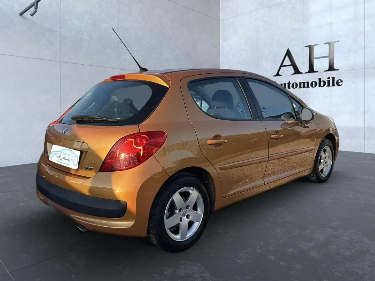 Gebraucht Peugeot 207 Sport 120 PS (88 kW) 2007 Orange Limousine