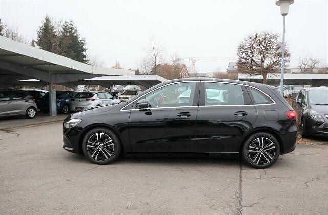 Gebraucht Mercedes B200 Advanced Plus 163 PS (119 kW) 2023 Schwarz Van / Kleinbus