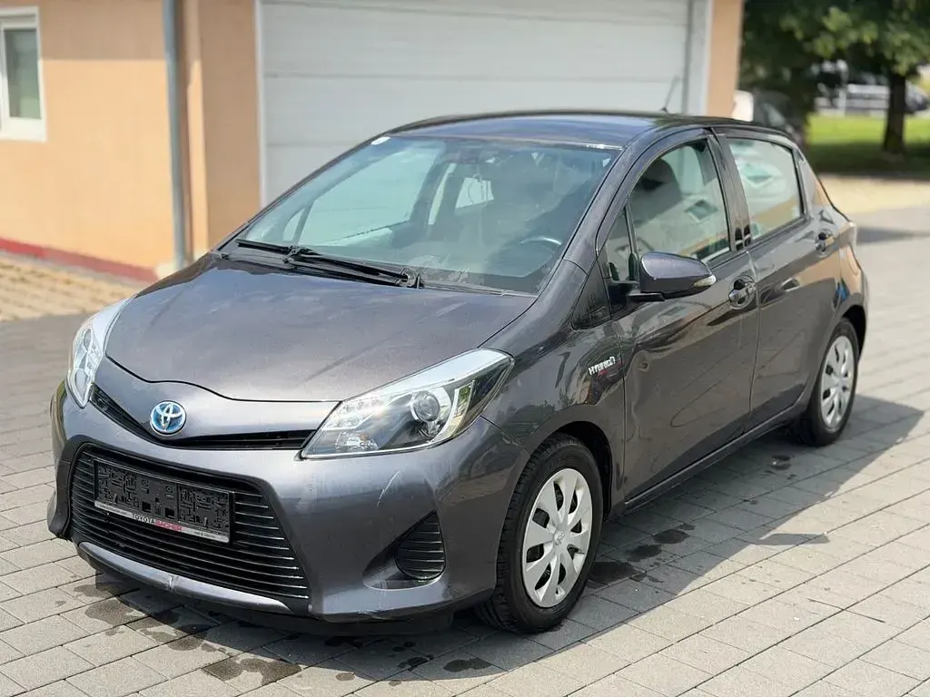 Gebraucht Toyota Yaris Club 101 PS (74 kW) 2013 Kleinwagen
