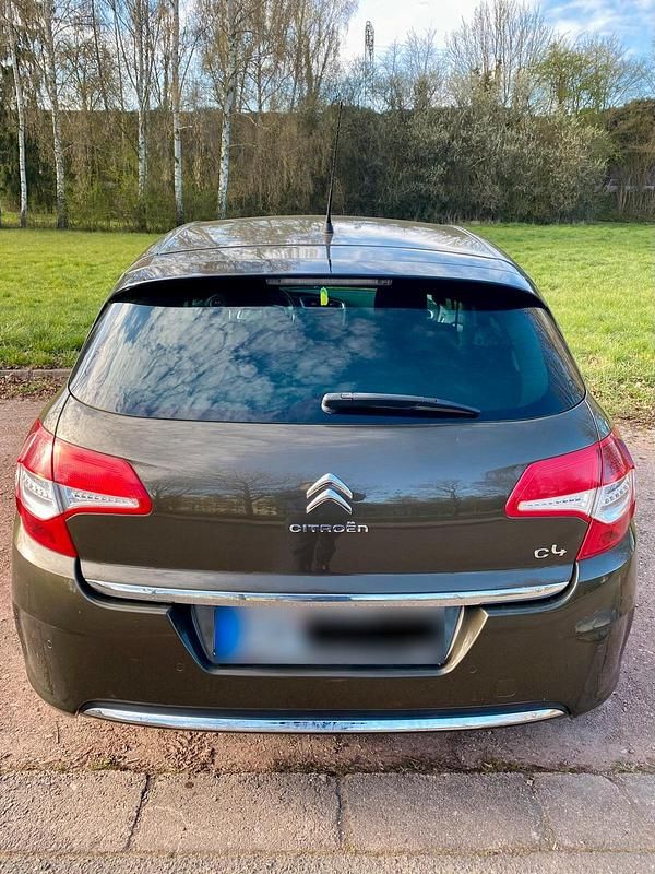 Gebraucht Citroën C4 Tendance 120 PS (88 kW) 2011 Gold Limousine