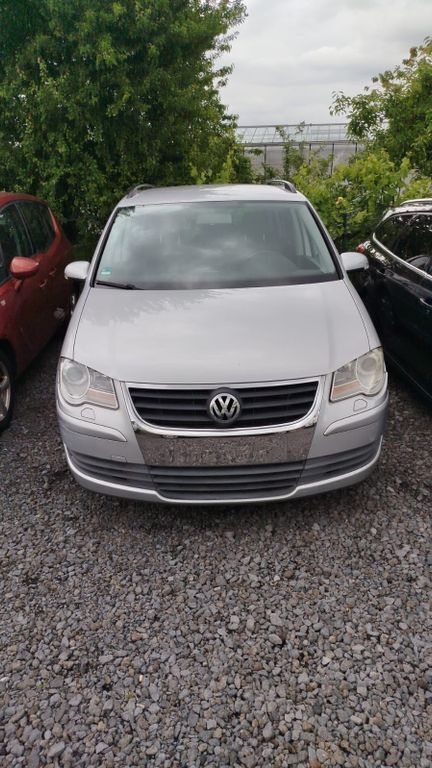 Grau Gebraucht 2006 VW Touran Trendline Van / Kleinbus | 3.500 € (Etwas zu teuer) - Bild 1/4