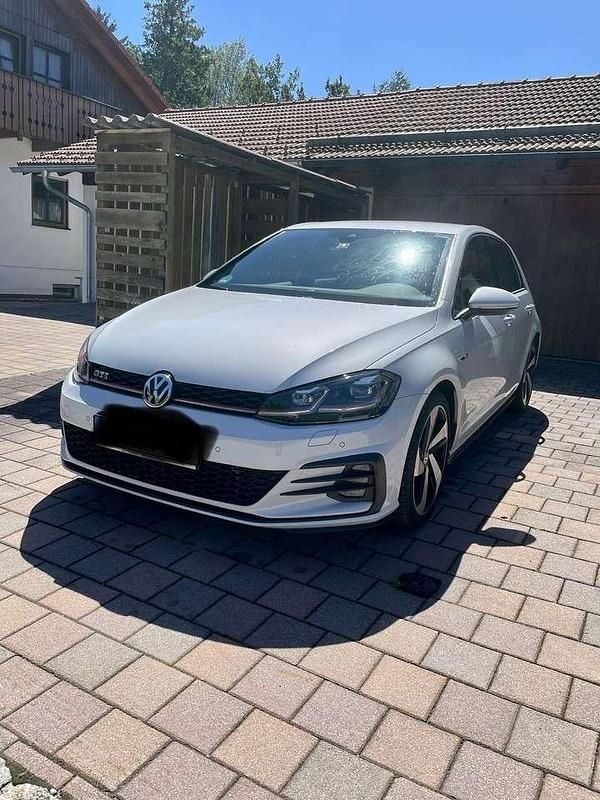 Grau Gebraucht 2018 VW Golf VII GTI Kleinwagen | 20.200 € (Guter Preis) - Bild 1/4