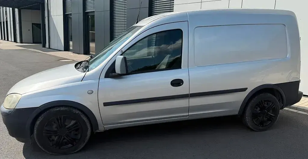 Gebraucht Opel Combo 101 PS (74 kW) 2007 Silber Van / Kleinbus