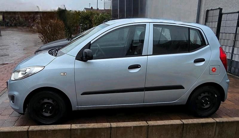 Gebraucht Hyundai i10 Edition 70 PS (51 kW) 2012 Andere farben Kleinwagen