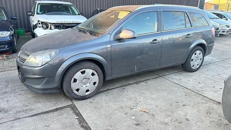 Gebraucht Opel Astra Edition 110 PS (80 kW) 2010 Grau Limousine