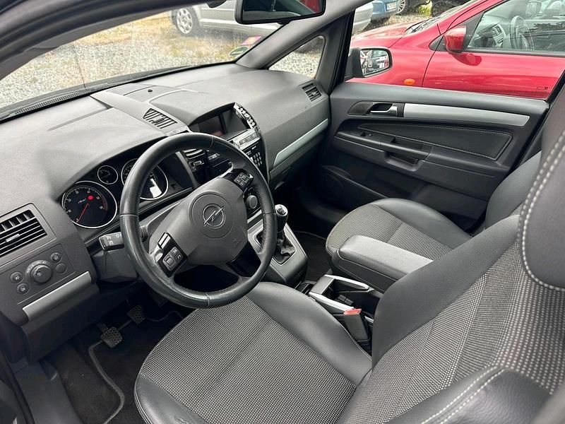 Blau Gebraucht 2009 Opel Zafira Kombi | 5.600 € - Bild 1/4