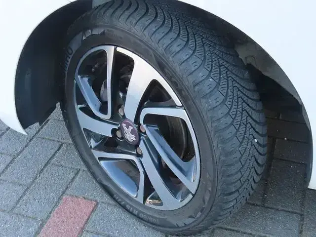 Gebraucht Peugeot 108 69 PS (50 kW) 2017 Weiß Limousine