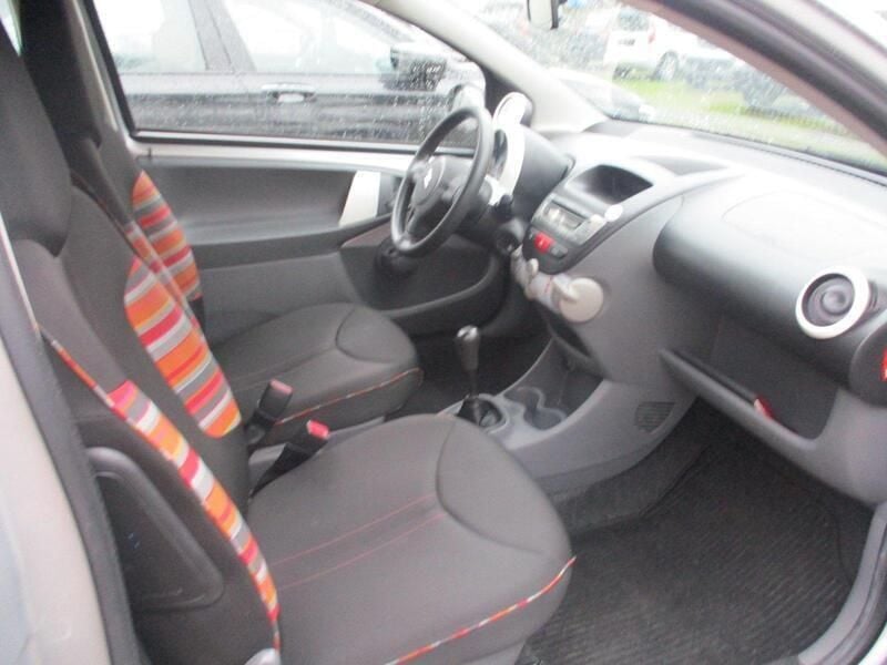 Gebraucht Citroën C1 Style 68 PS (50 kW) 2011 Grau Kleinwagen