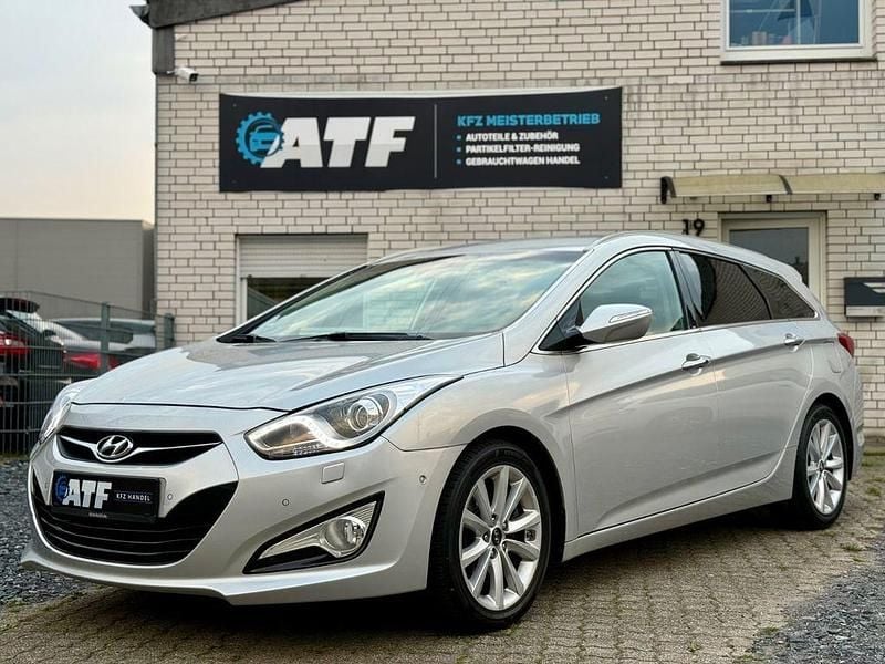 Silber Gebraucht 2011 Hyundai i40 Style Kombi | 6.300 € (Guter Preis) - Bild 1/4