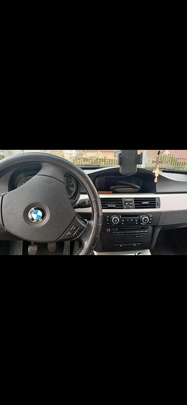 Silber Gebraucht 2009 BMW 320 Kombi | 3.450 € (Fairer Preis) - Bild 1/3