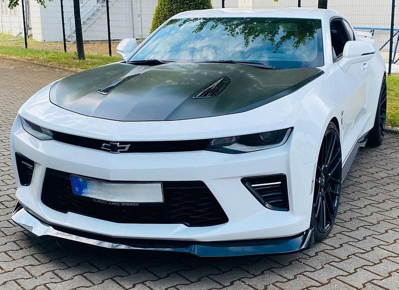 Weiß Gebraucht 2019 Chevrolet Camaro Sport Coupé | 43.500 € (Etwas zu teuer) - Bild 1/4