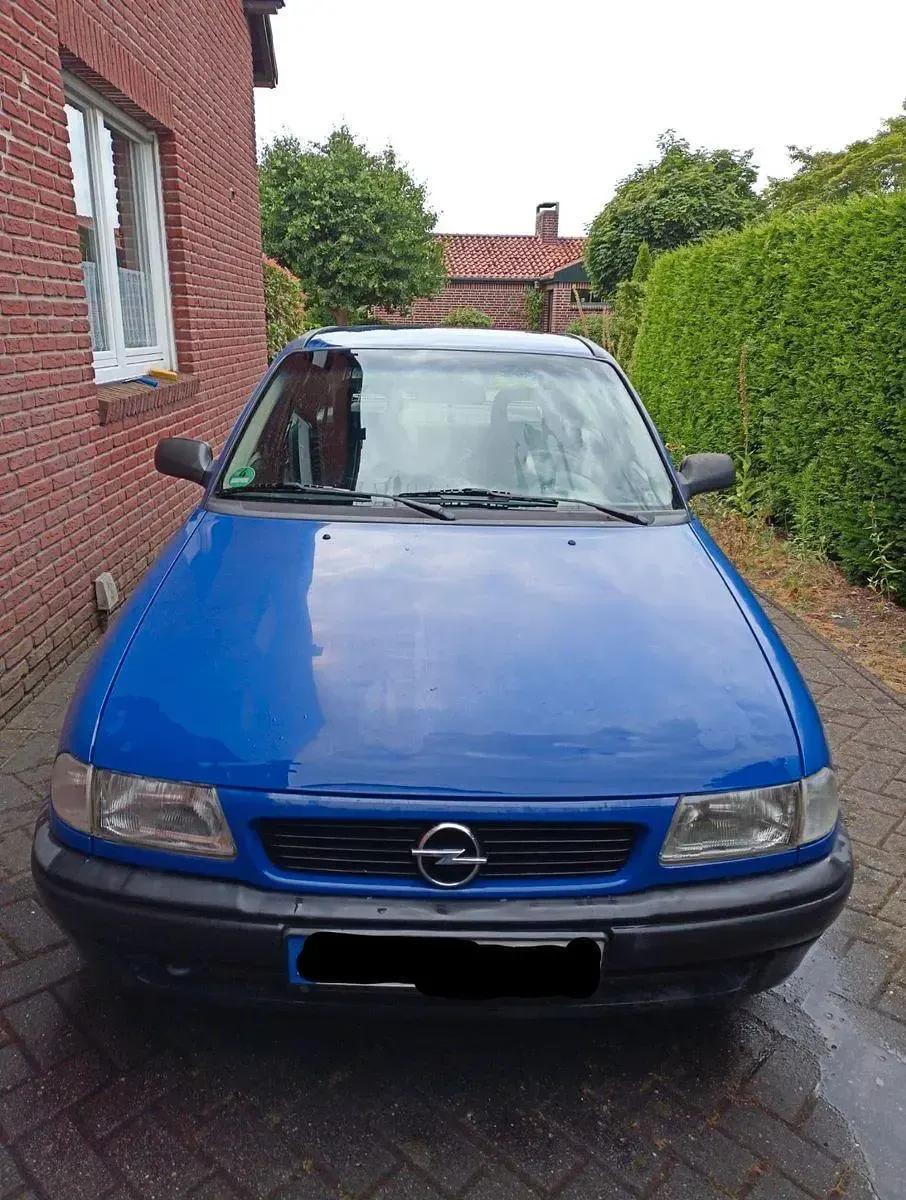 Gebraucht Opel Astra 71 PS (52 kW) 1995 Blau Limousine