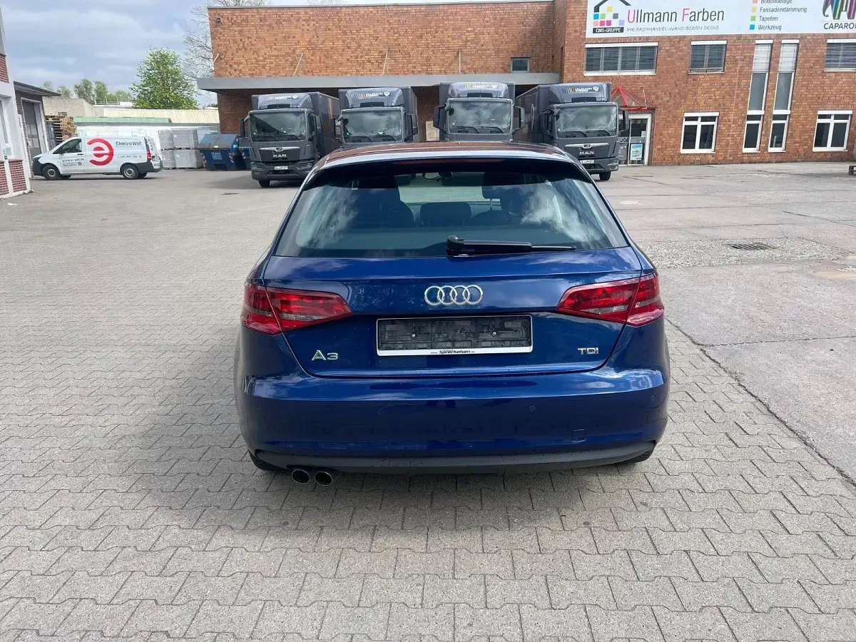 Gebraucht Audi A3 Attraction 150 PS (110 kW) 2015 Blau Limousine