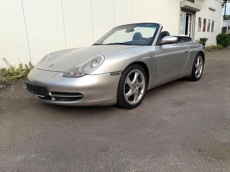 Gebraucht Porsche 996 300 PS (220 kW) 1999 Silber metallic Cabrio